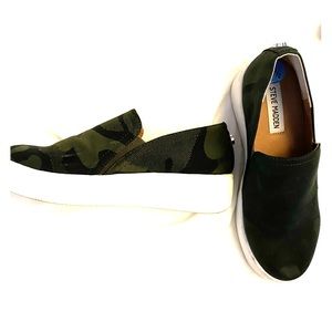 Steve Madden camo sneakers
